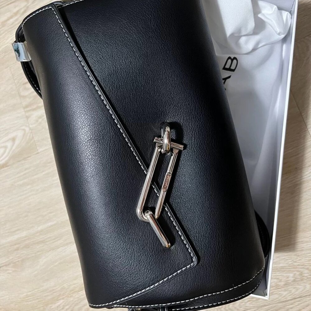 Underarm bag shoulder bag